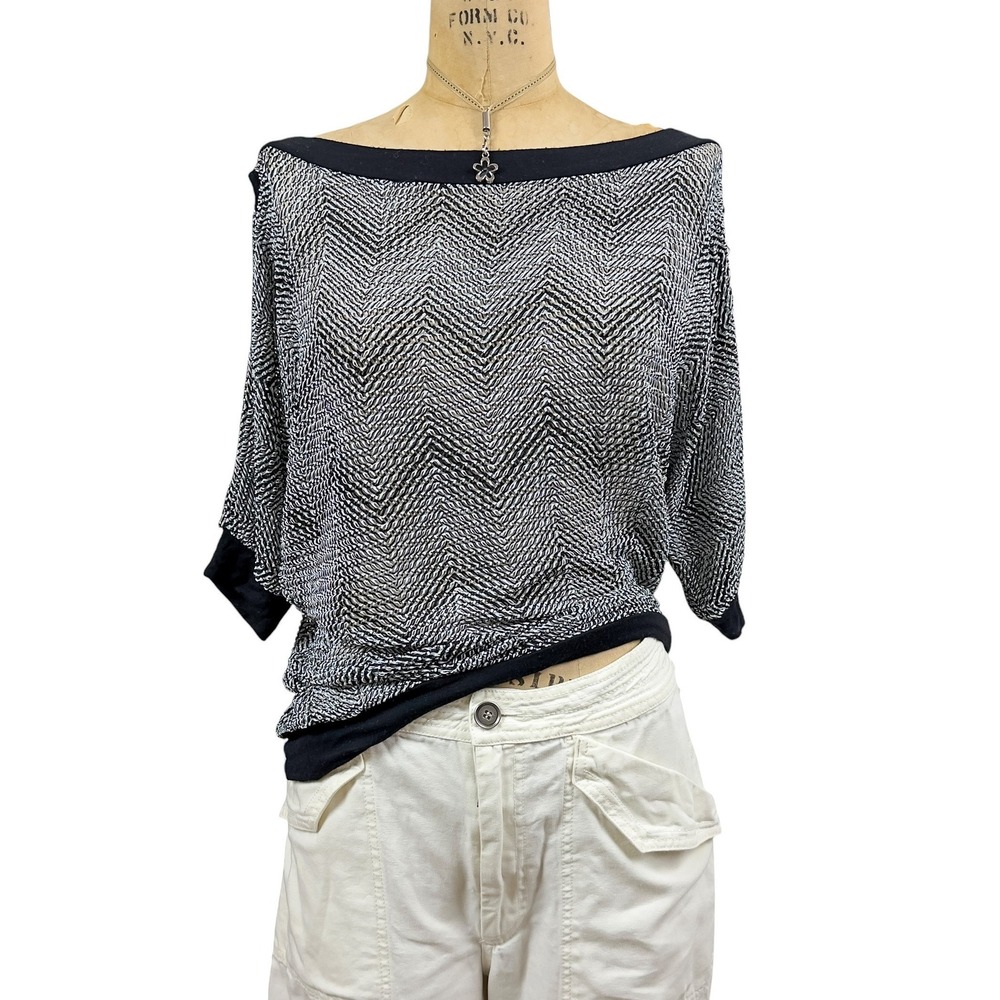 Y2K Grunge Chevron Top Dolman Sleeve Graphic Slouchy Cold Shoulder Medium